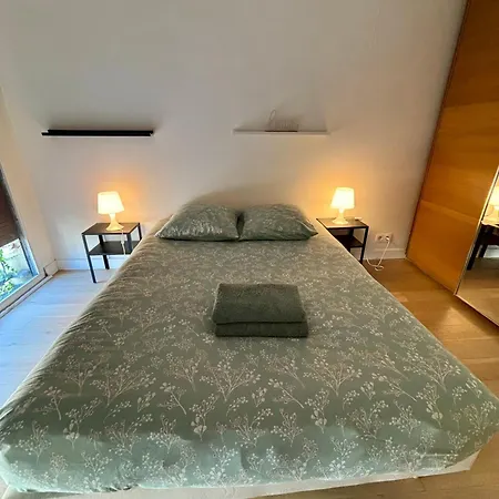 Motte Picquet Violet Paris